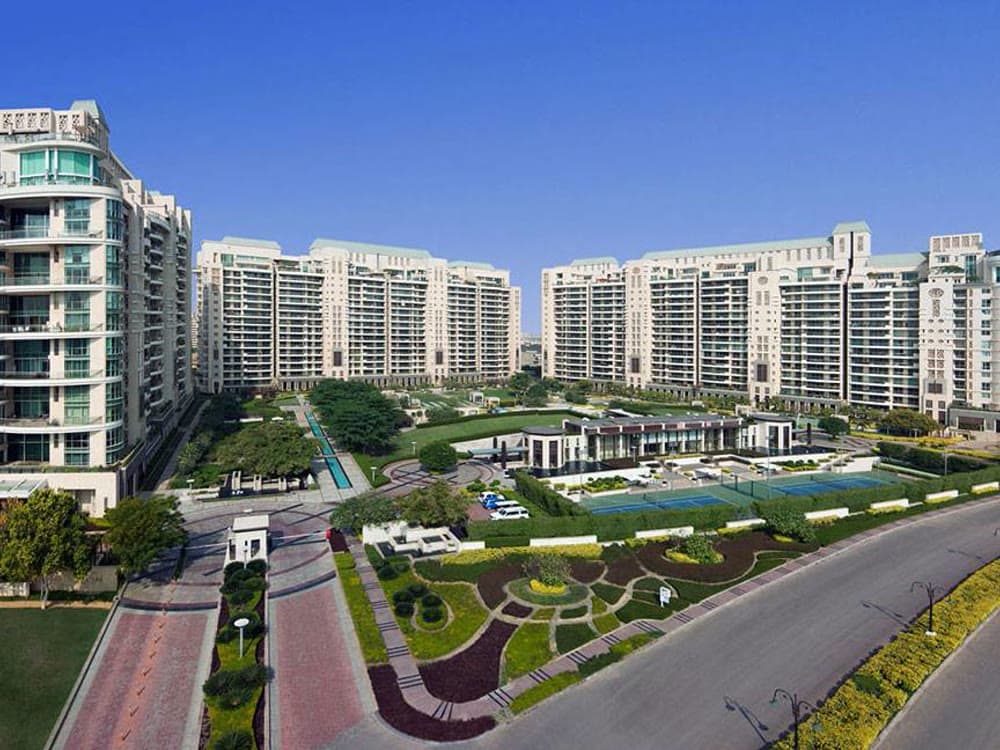 Outdoor amenities at DLF Magnolias 2